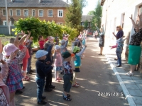 russia-sad.ru/tula/uzl/mkdou9/news-14-15/20150526_Tanc_flashmob_04.jpg